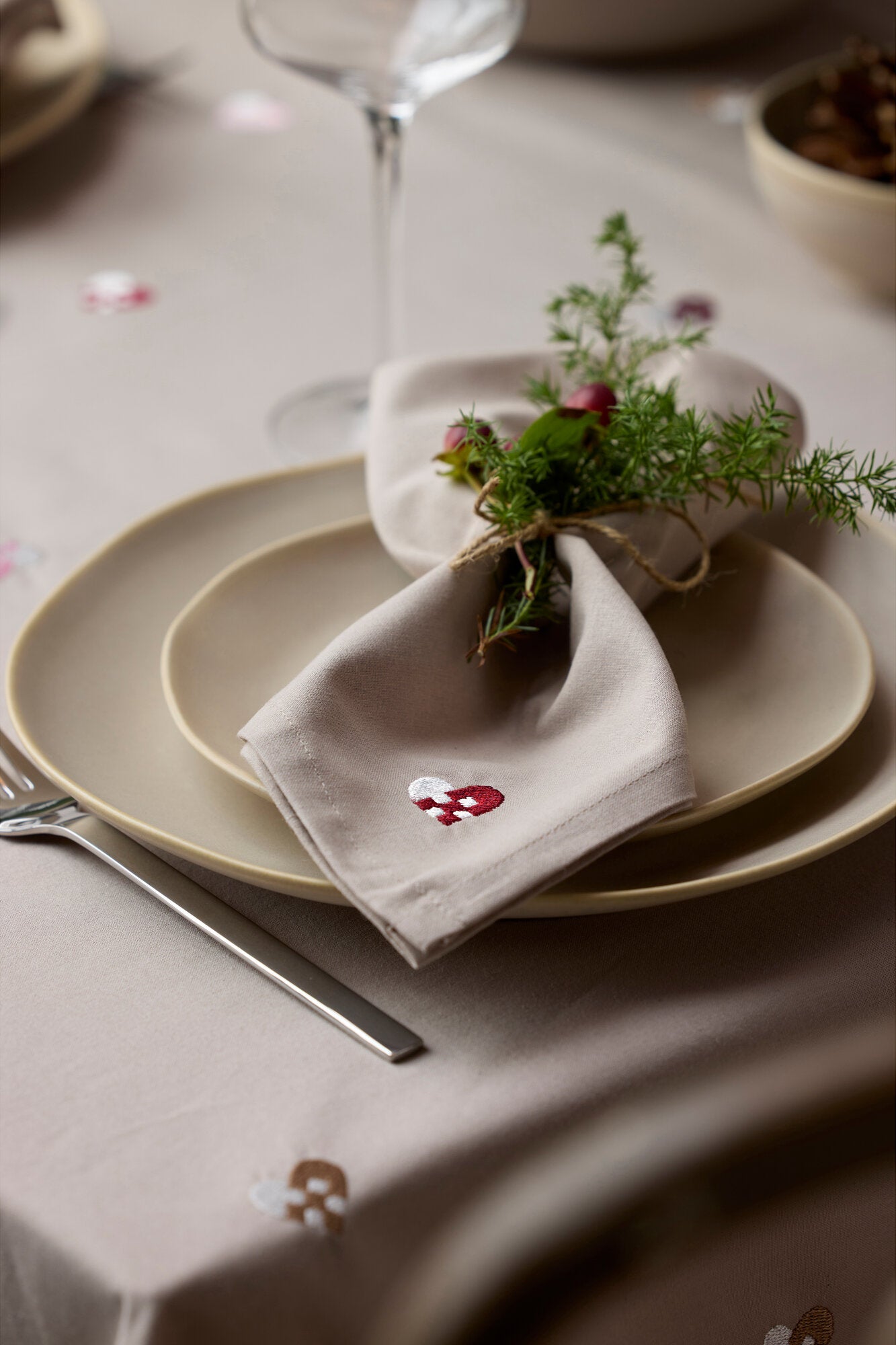 Christmas Hearts Embroidery stofserviet, dark red - 4 stk.